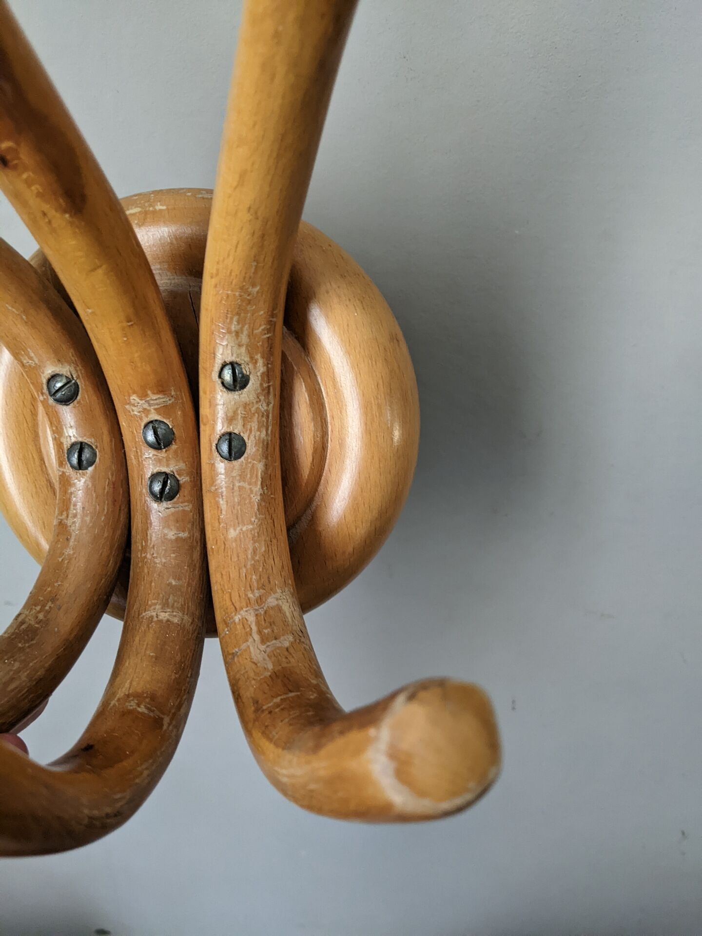 Porte manteau thonet vintage en bois courbé