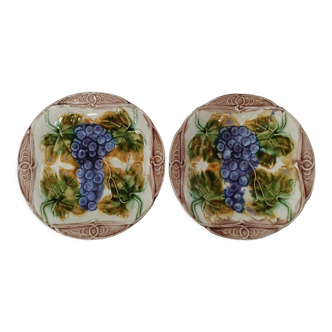 Set of 2 plates in slurry with grape pattern