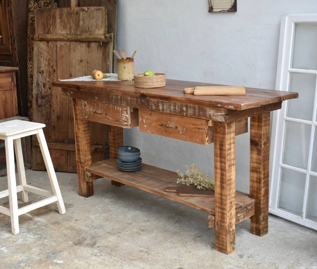 The workbench or kitchen island