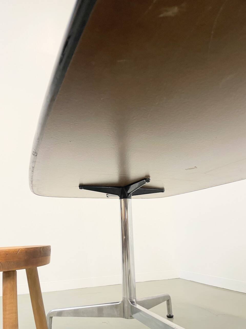 Giancarlo Piretti conference table