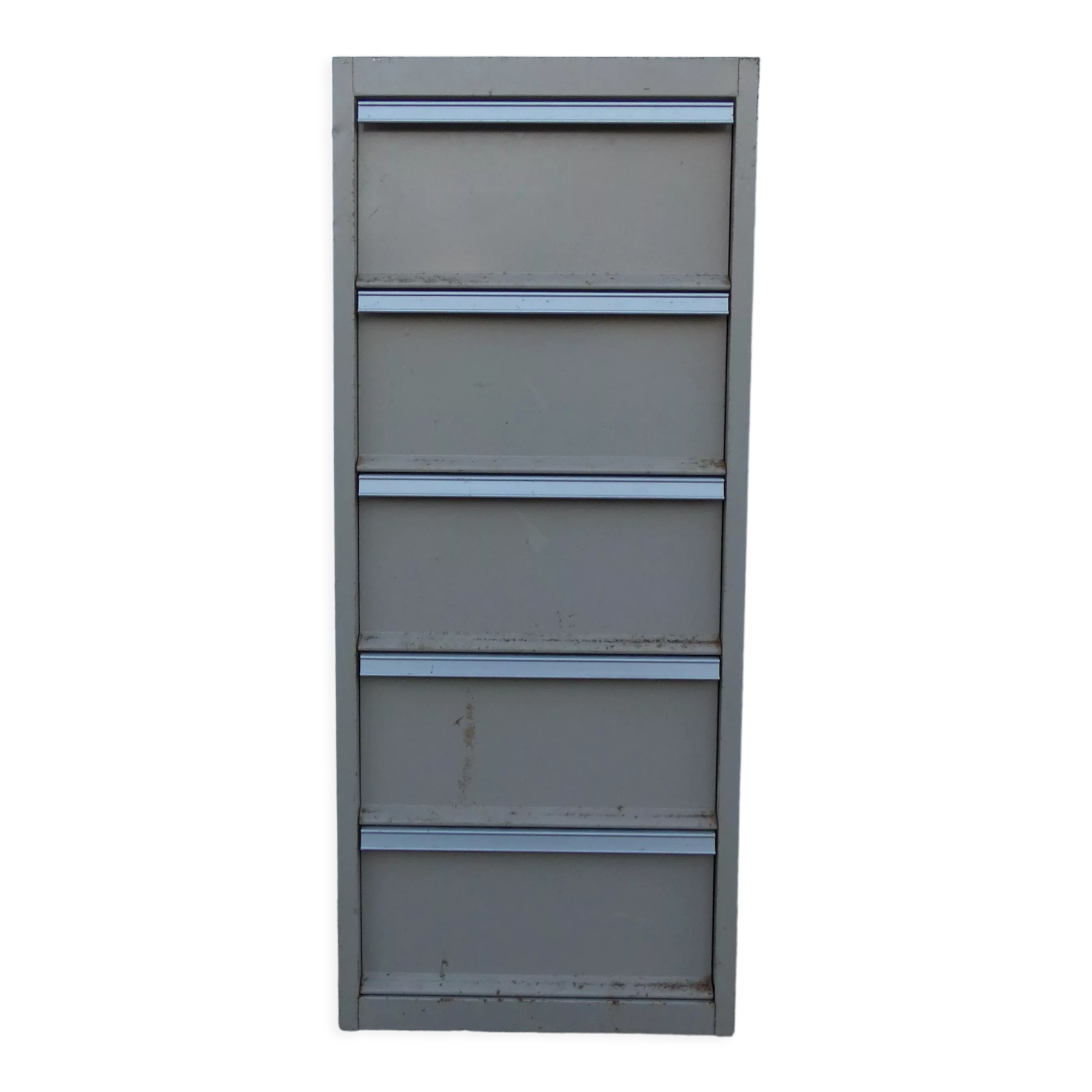 Metal storage locker