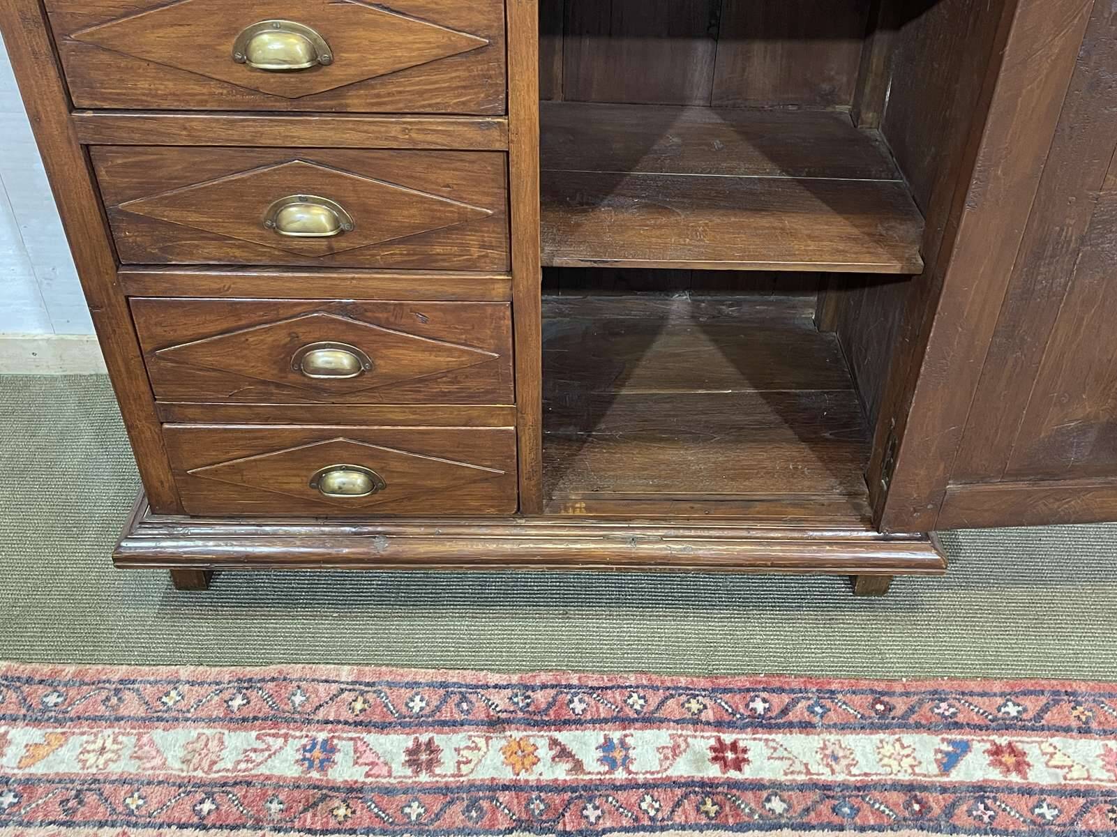 Chiffonnier en teck indien des années 70