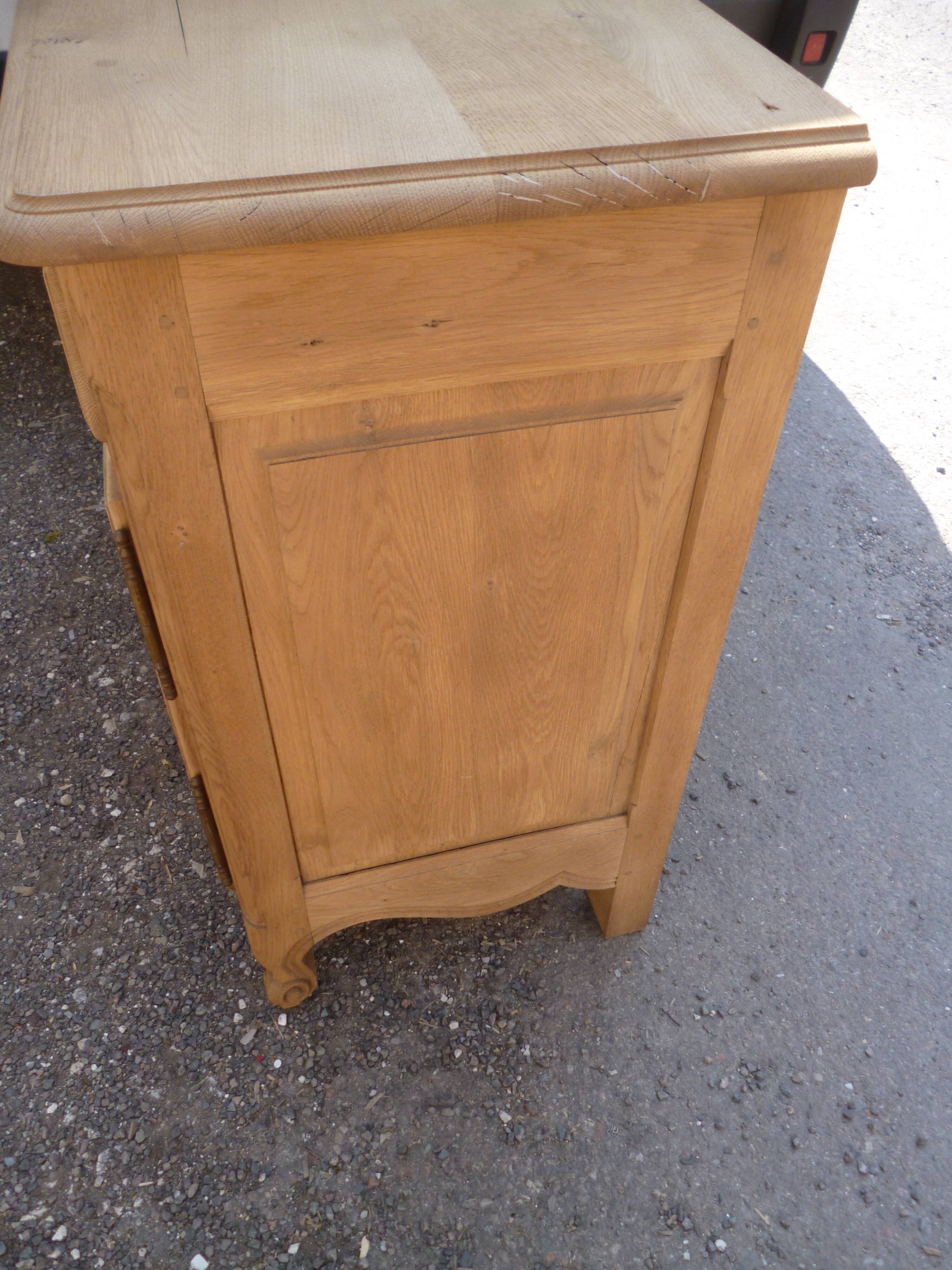 Bahut Louis XV stripped