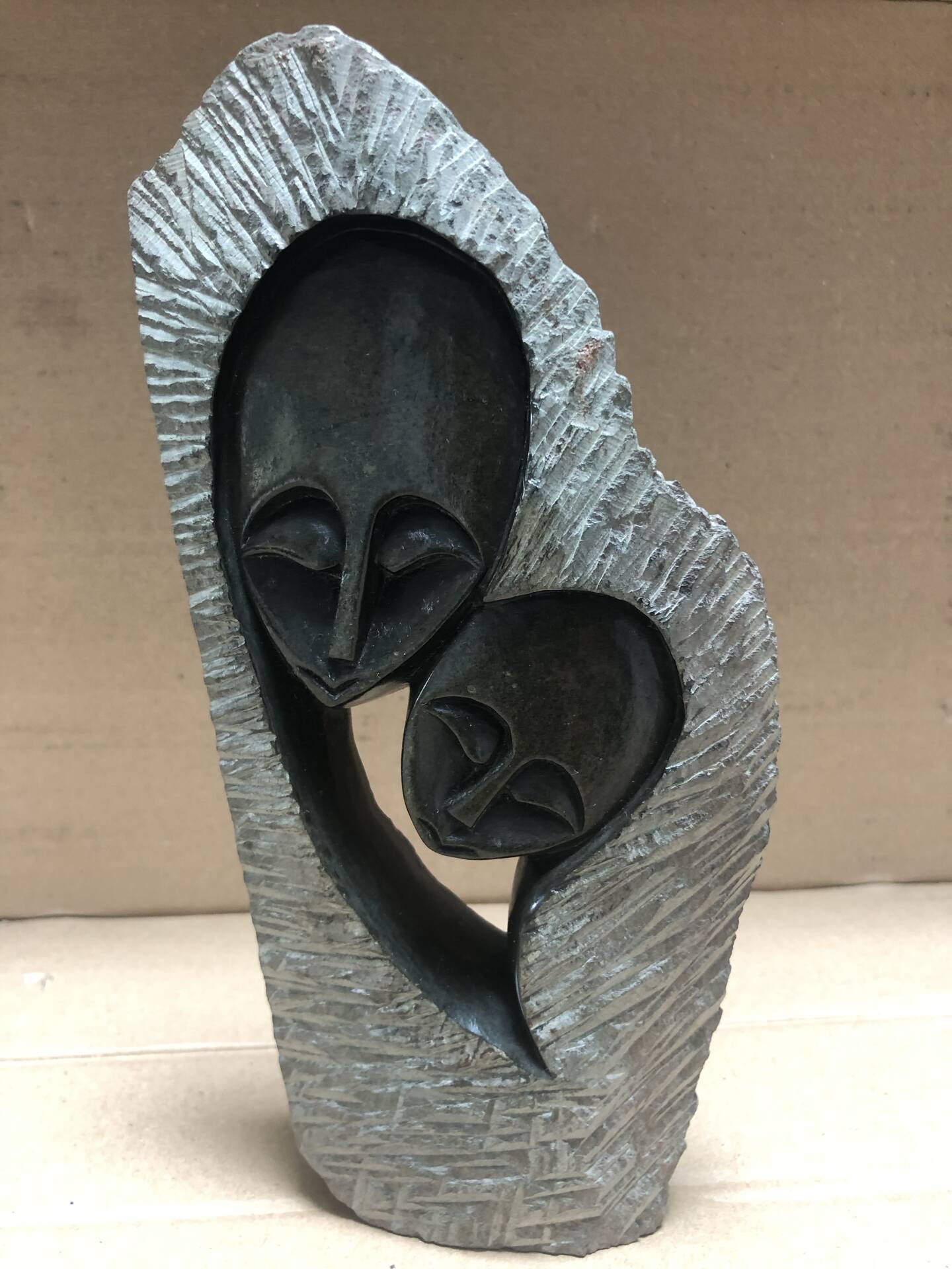Sculpture mother and child