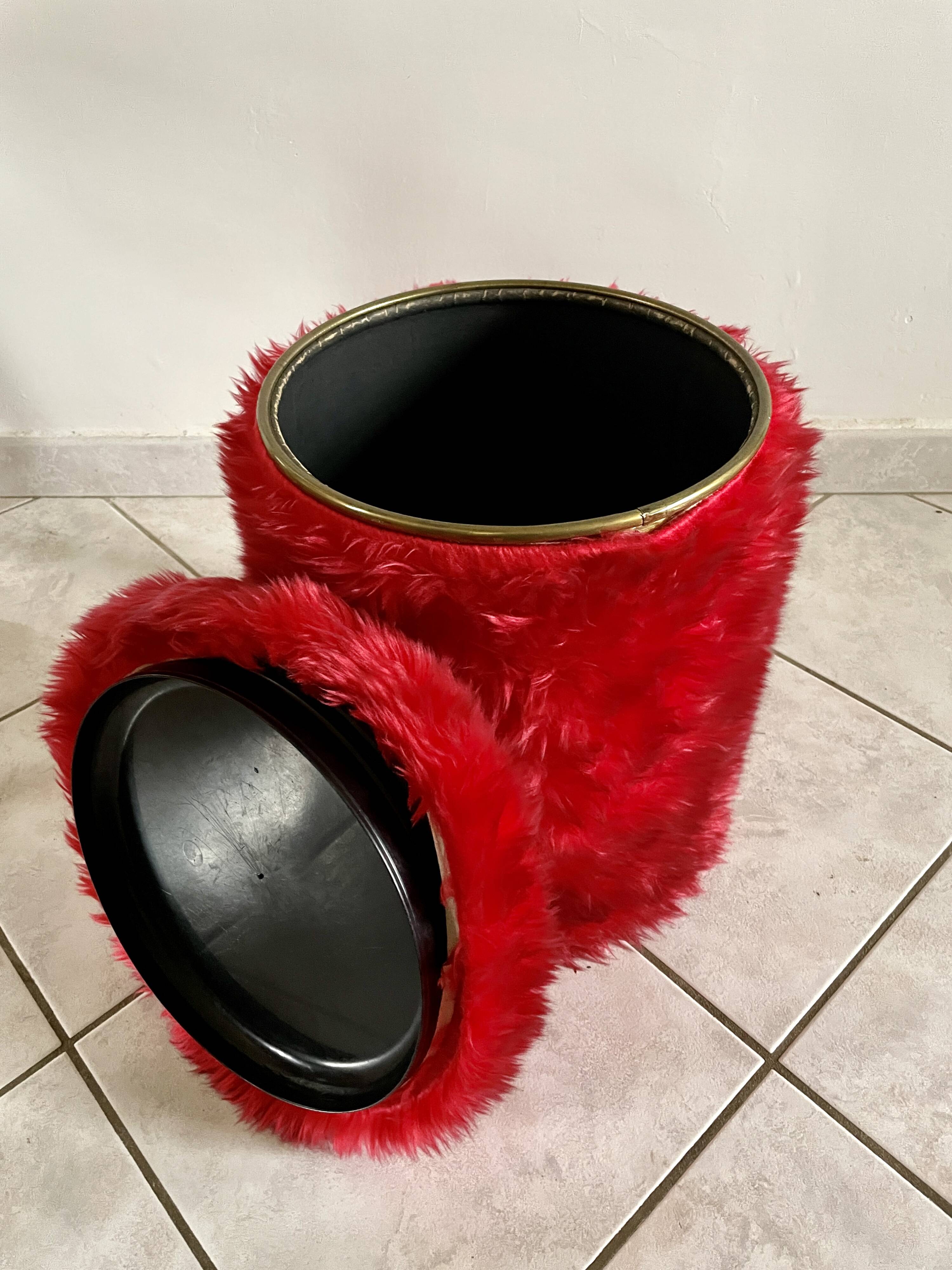 Red moumoute chair and pouf