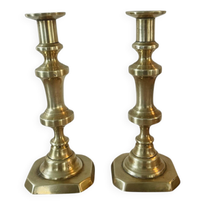 Paire de bougeoirs en - laiton