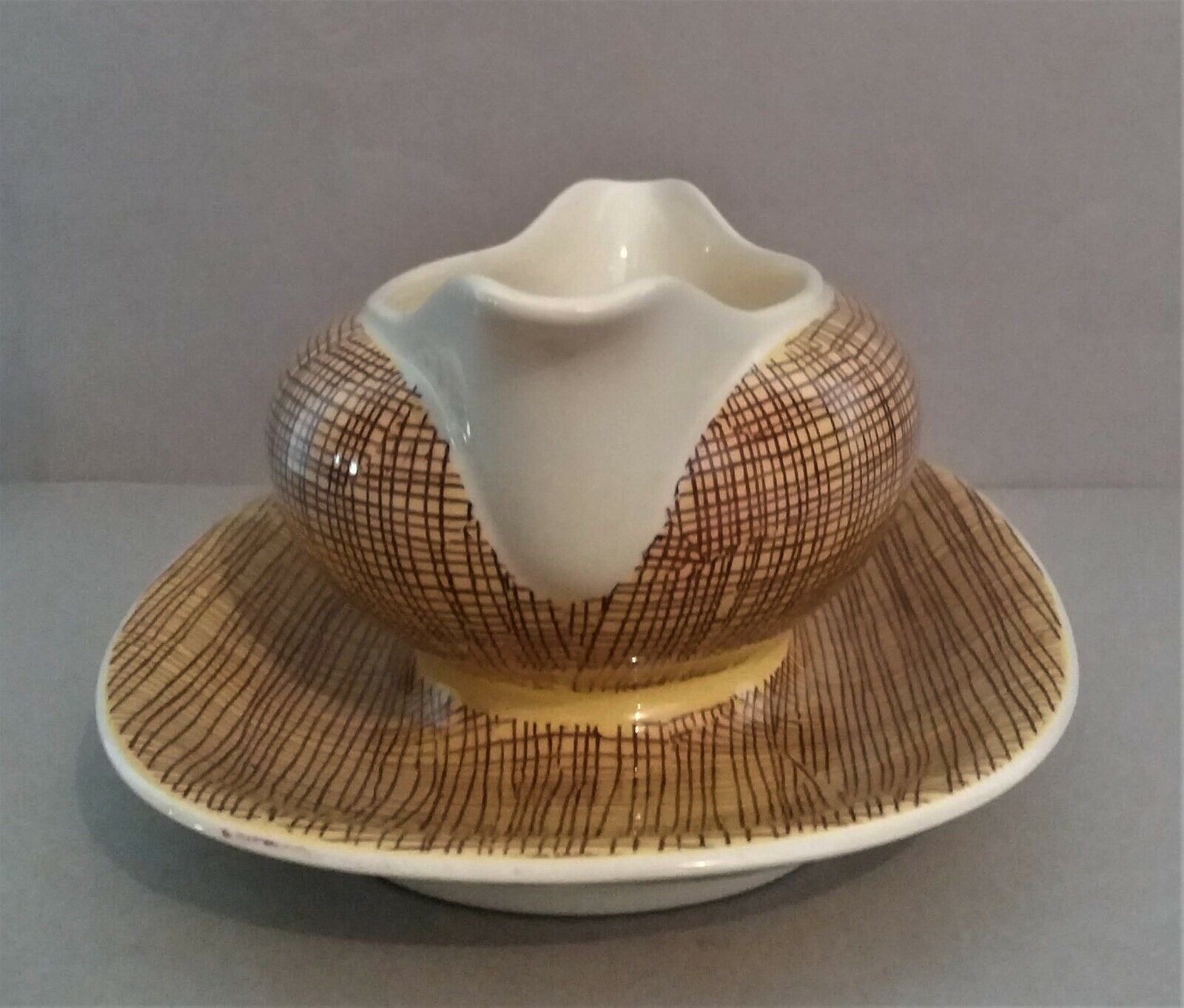Saucière en faïence Villeroy et Boch modèle Bern années 60