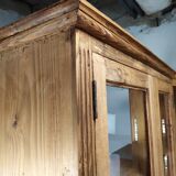 Bistro corner bookcase