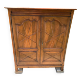 Armoire bassette de style louis XIII epoque 18 eme