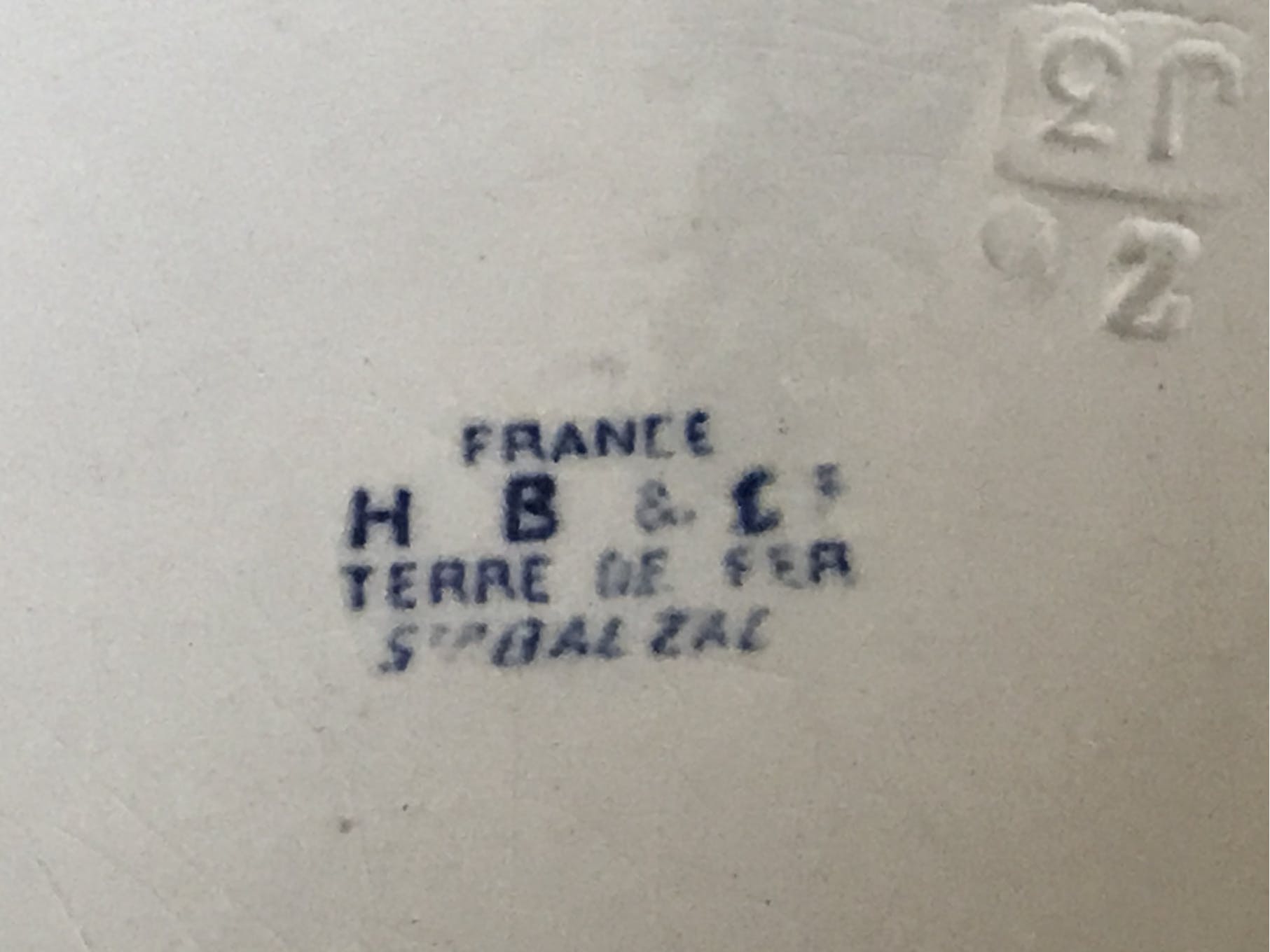 Lot of five flat plates Terre de fer