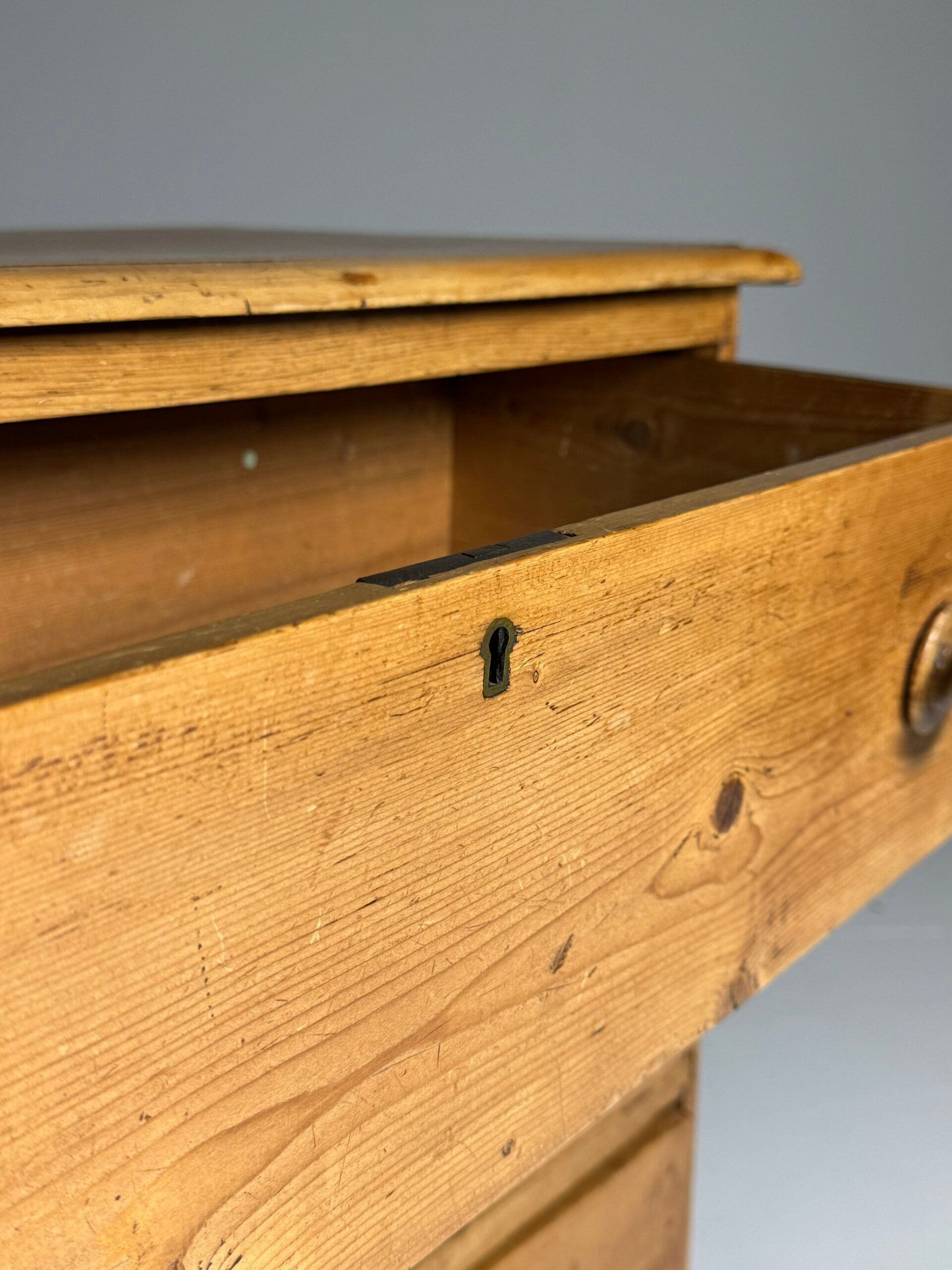 Commode anglaise du 19ème siècle