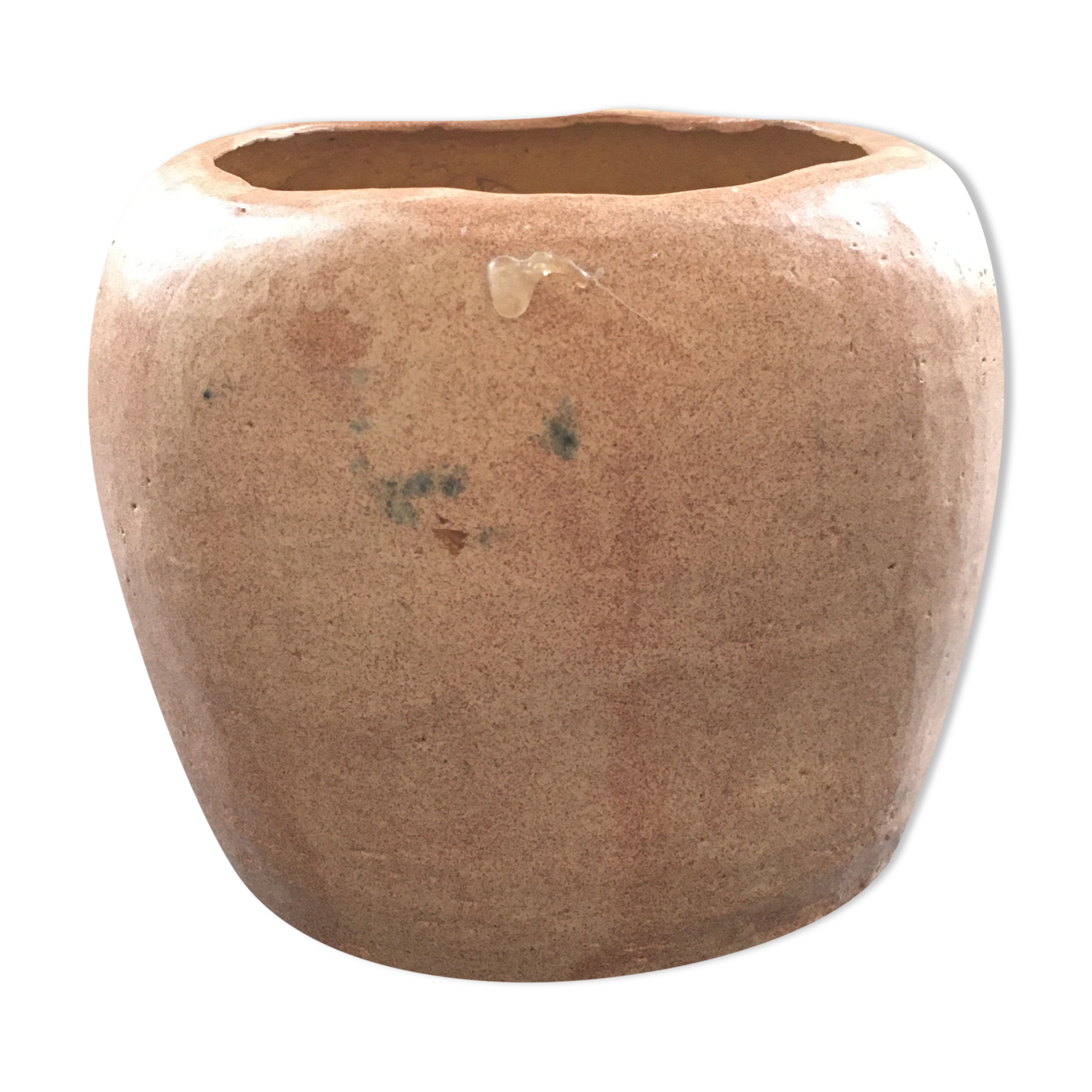 Artisanal terracotta pot cache