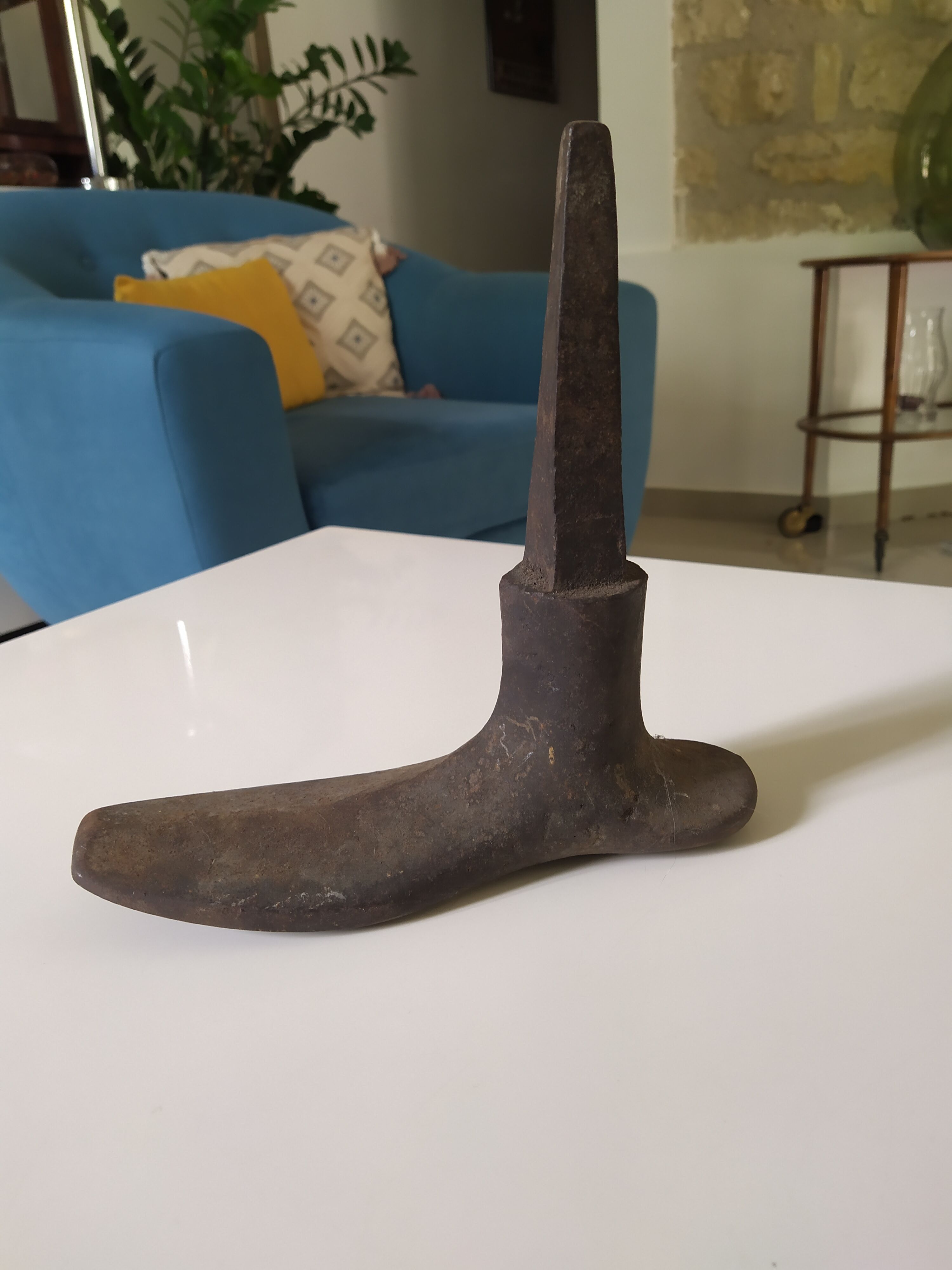 Cast iron shoe shape