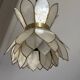 Suspension fleur en nacre