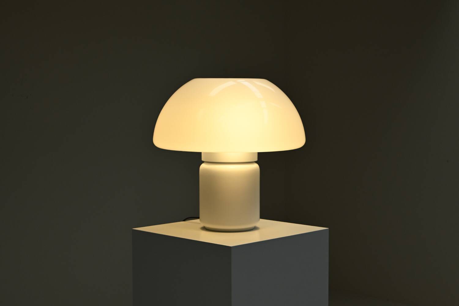 Lampe de table modèle 625 par Elio Martinelli pour Martinelli Luce, années 1970 Italie.