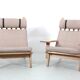 Pair of Scandinavian armchairs GE 375, with 1 pair of armrests.
