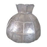 Mother-of-pearl suspension