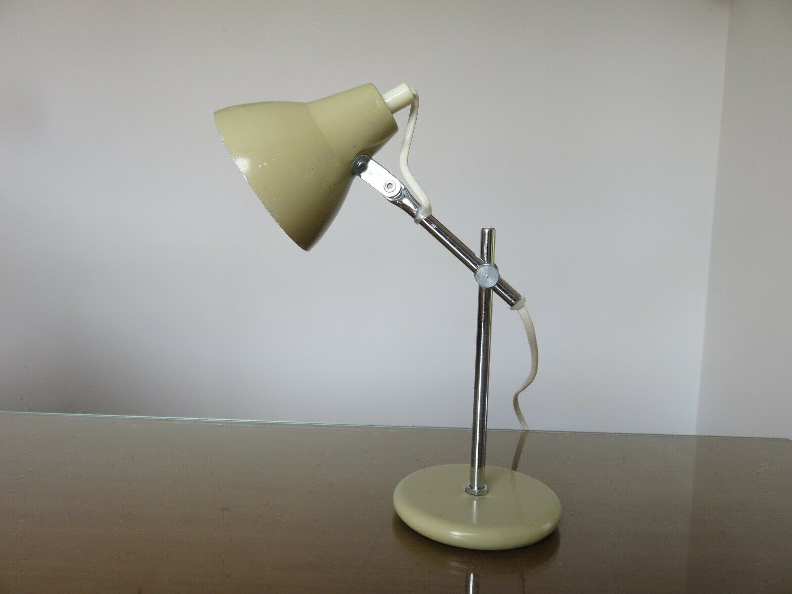 Articulated beige lamp 50s 60s