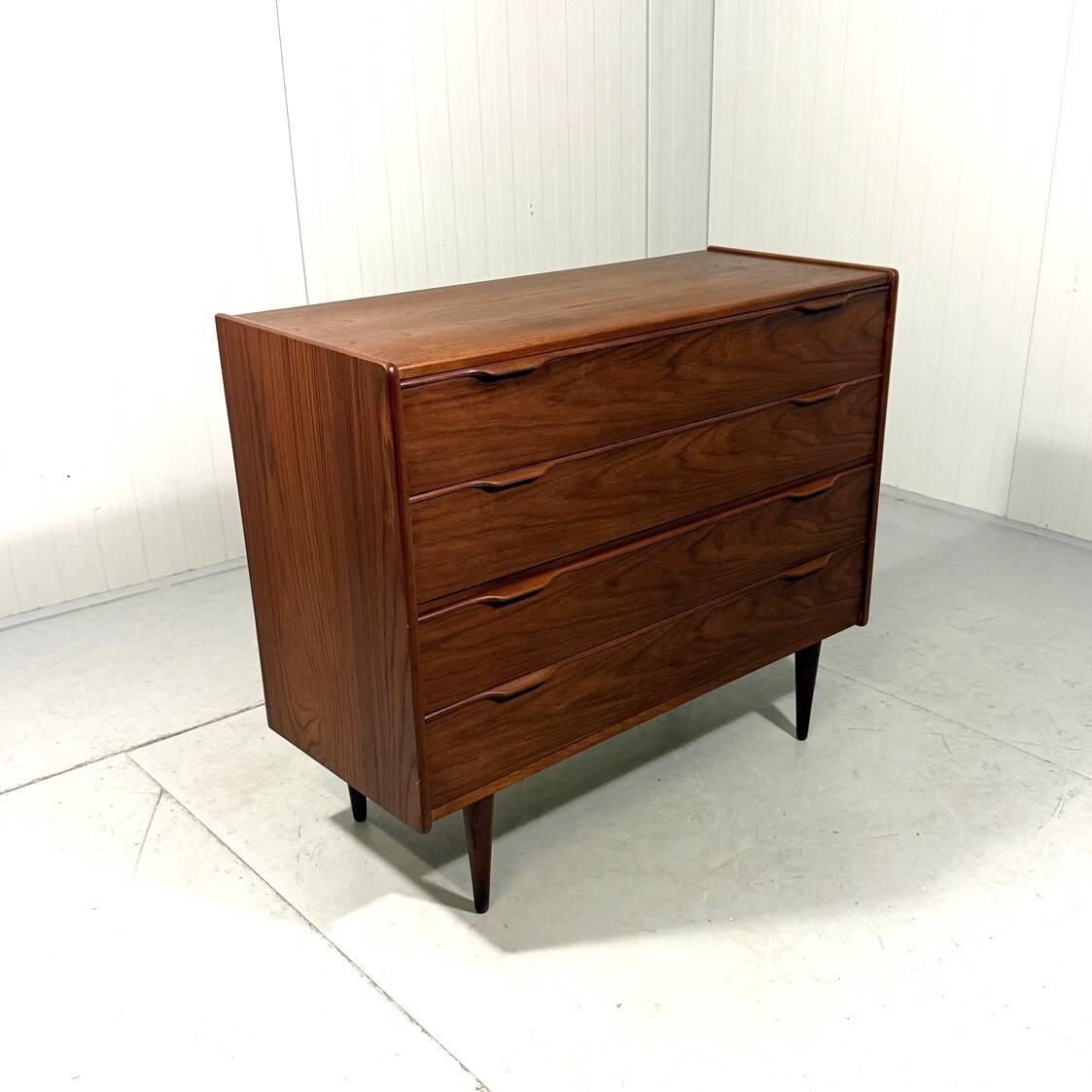 Commode en teck par Henning Jørgensen pour Fredericia Danemark