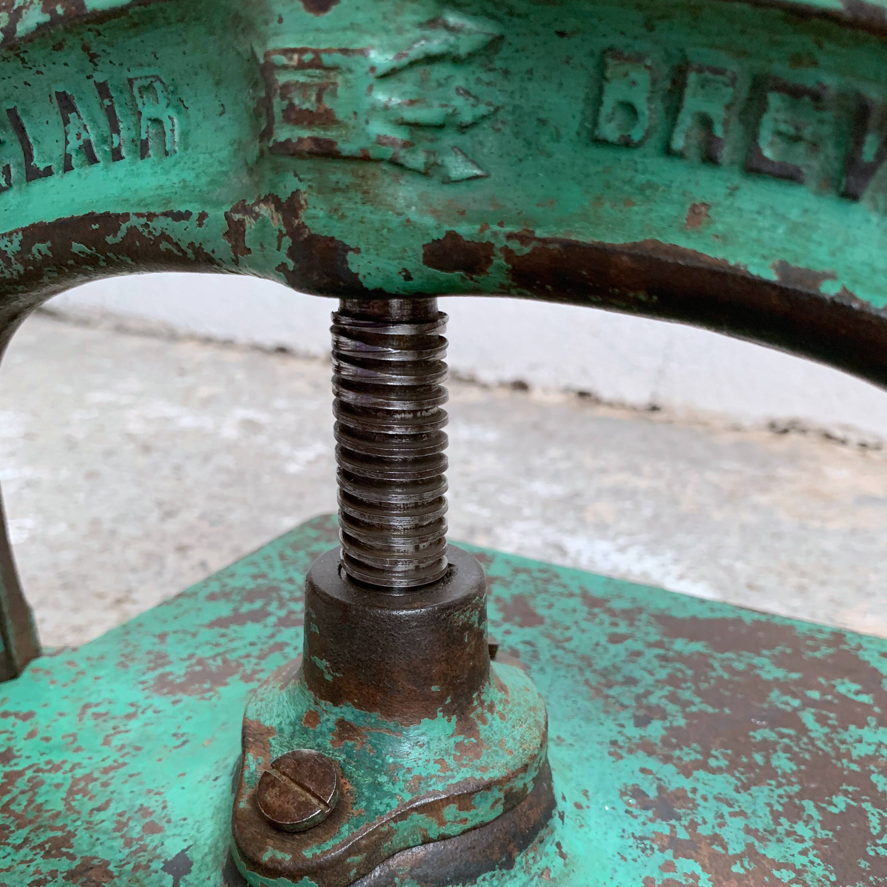 Cast-cast printing press to be linked