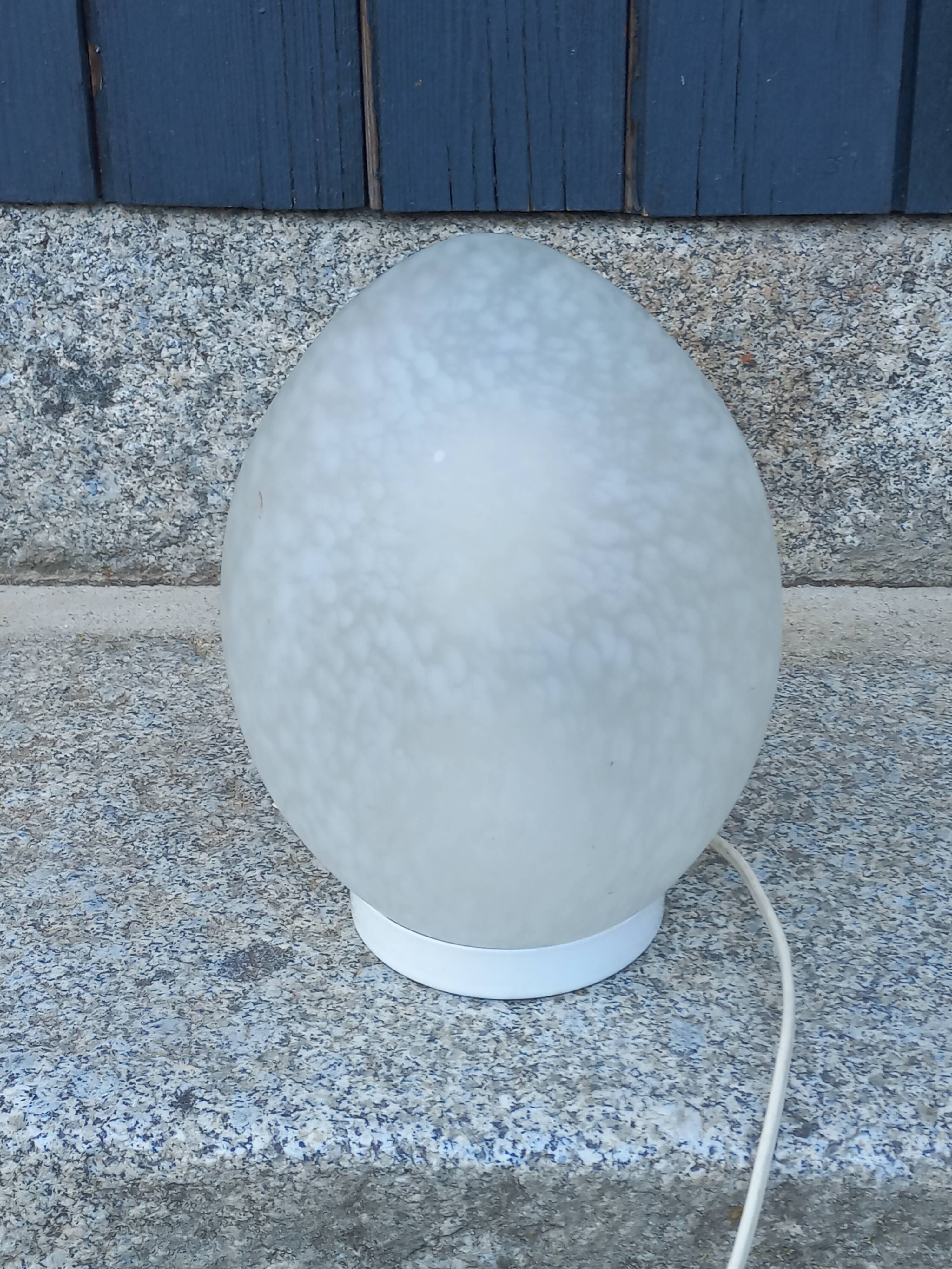 Speckled glass egg lamp by Vianne from the 1980s.