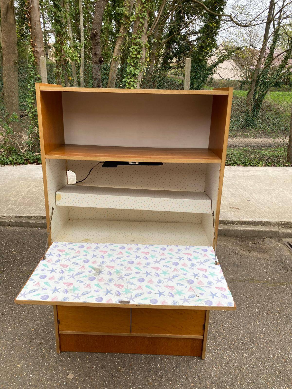 Secrétaire scandinave lumineux vintage avec 3 portes 1960