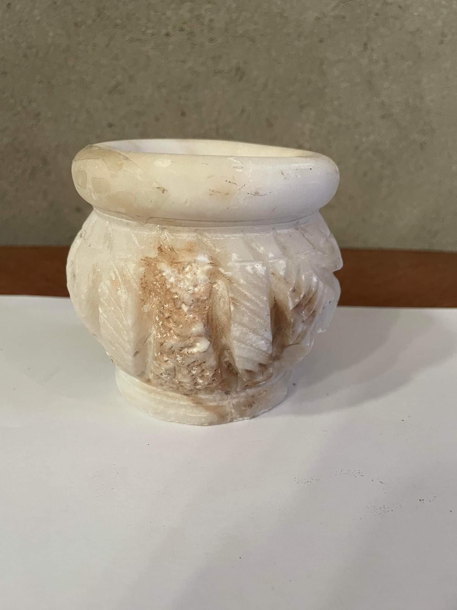 Pot or candle holder in vintage alabaster carved face