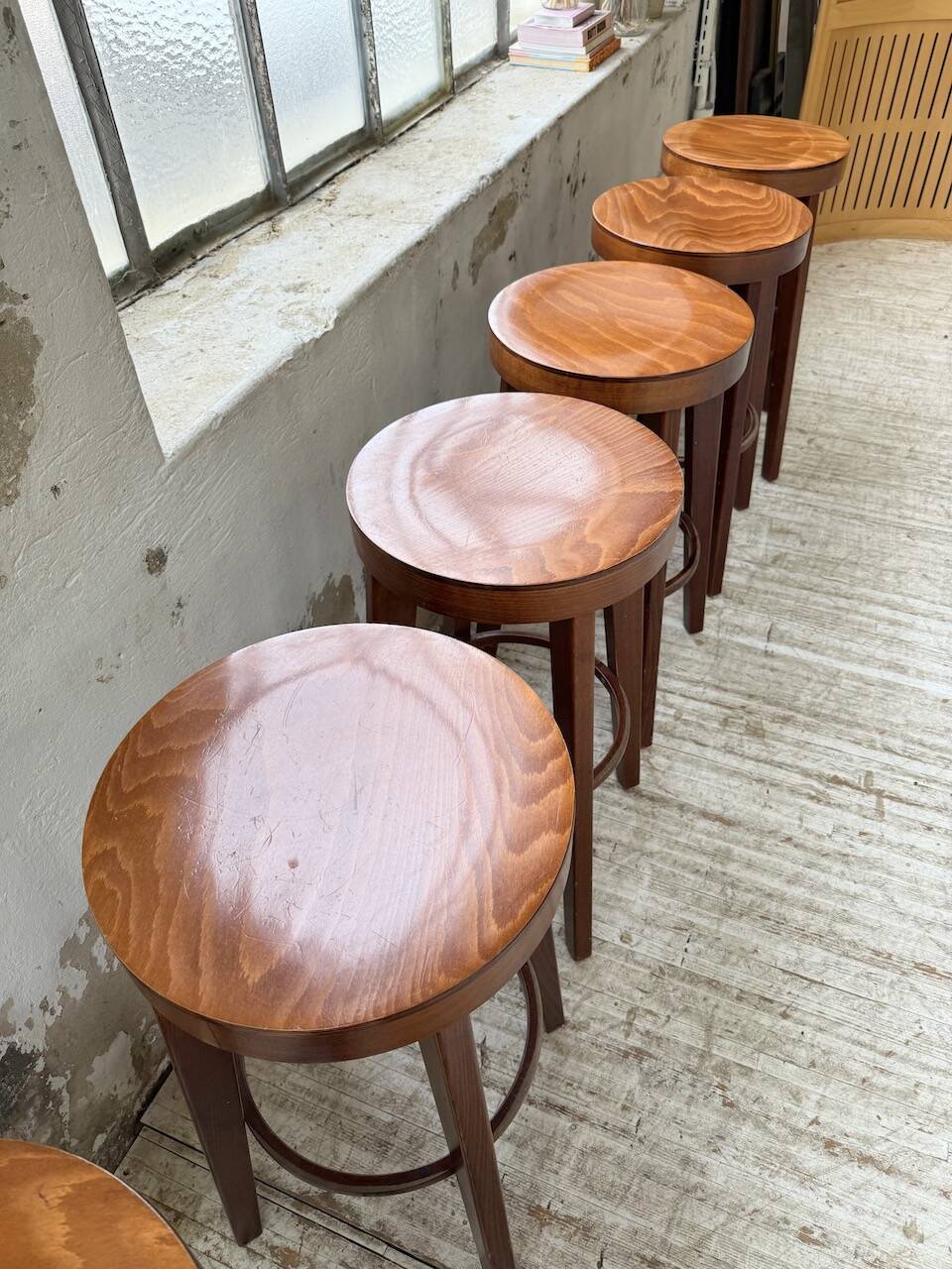 6 vintage Baumann bar stools