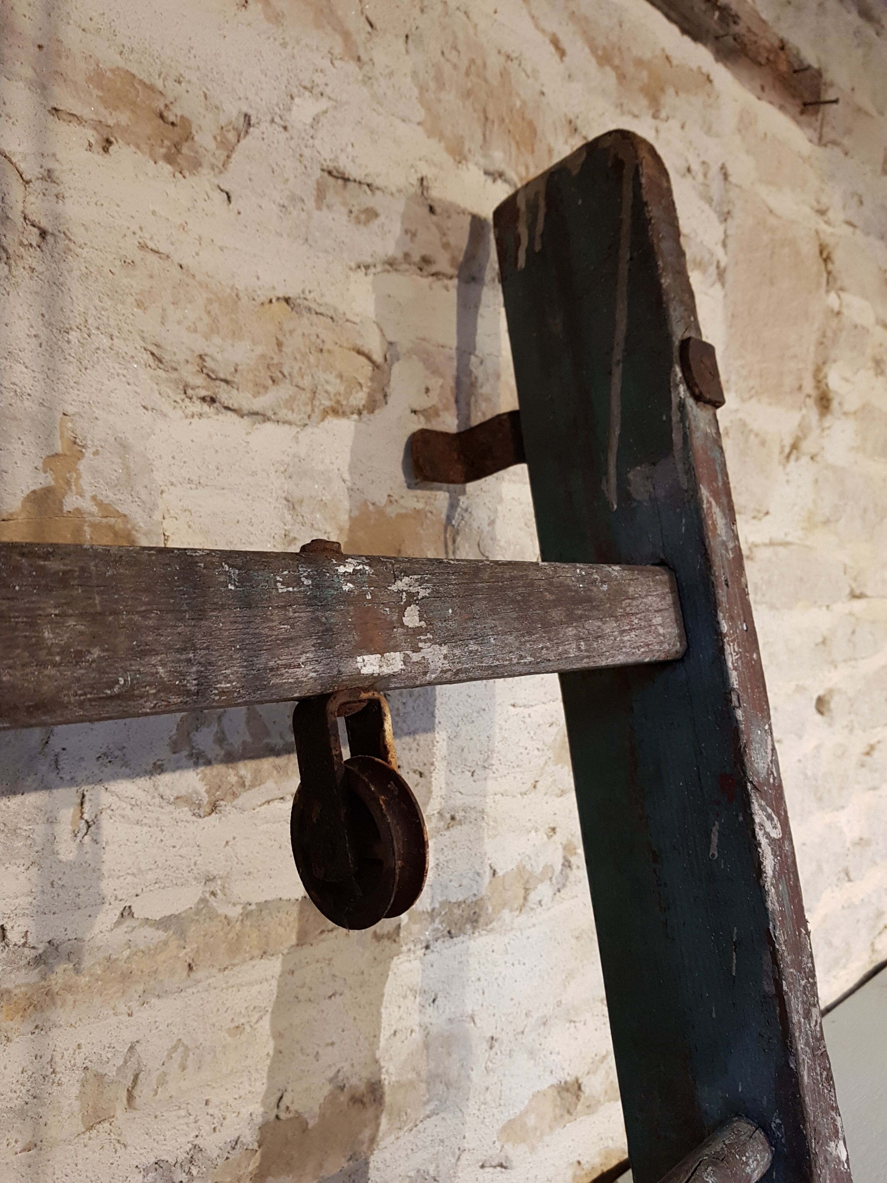 Former large scale wooden to the green patina