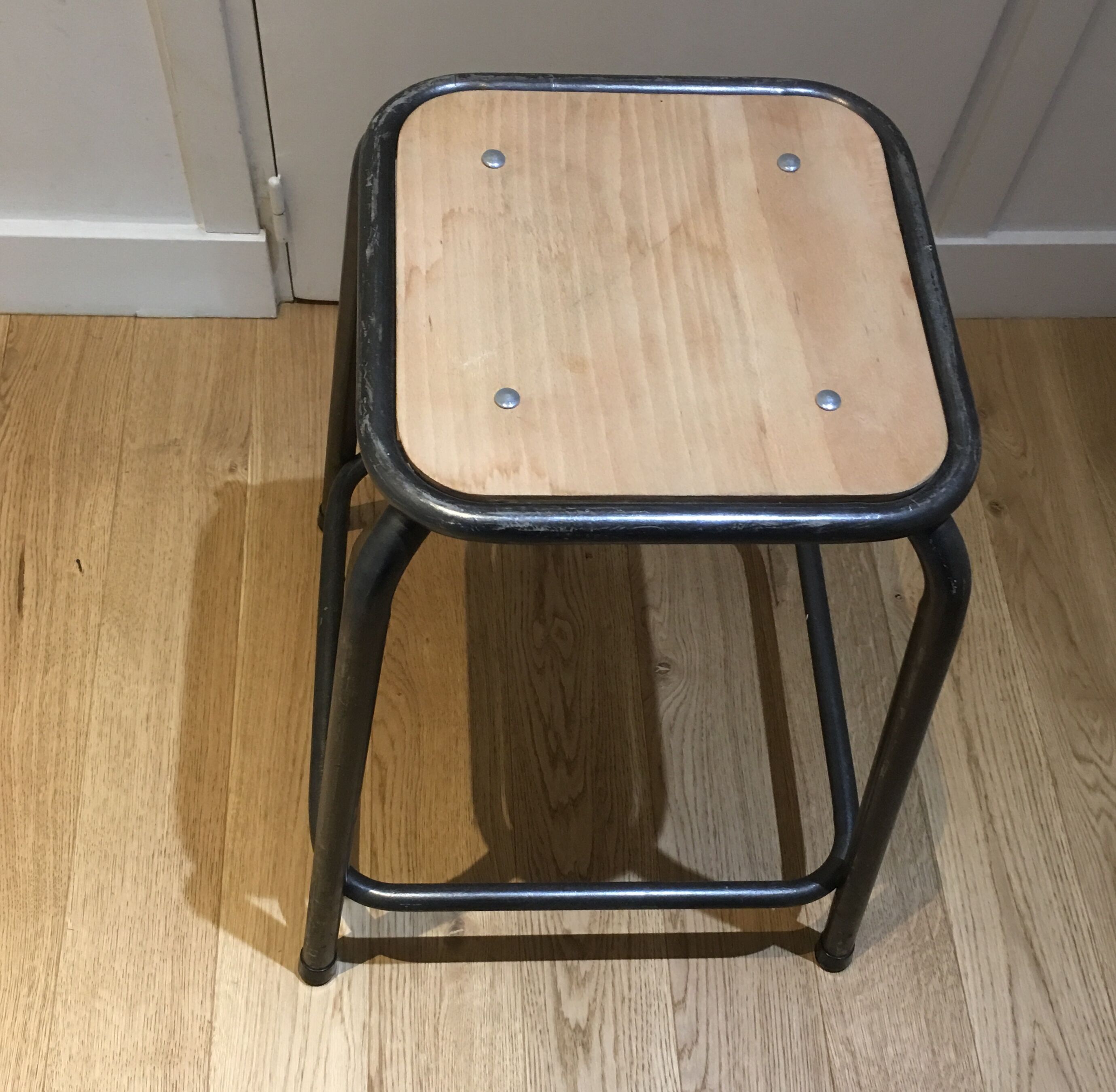 MULLCA workshop industrial tabouret