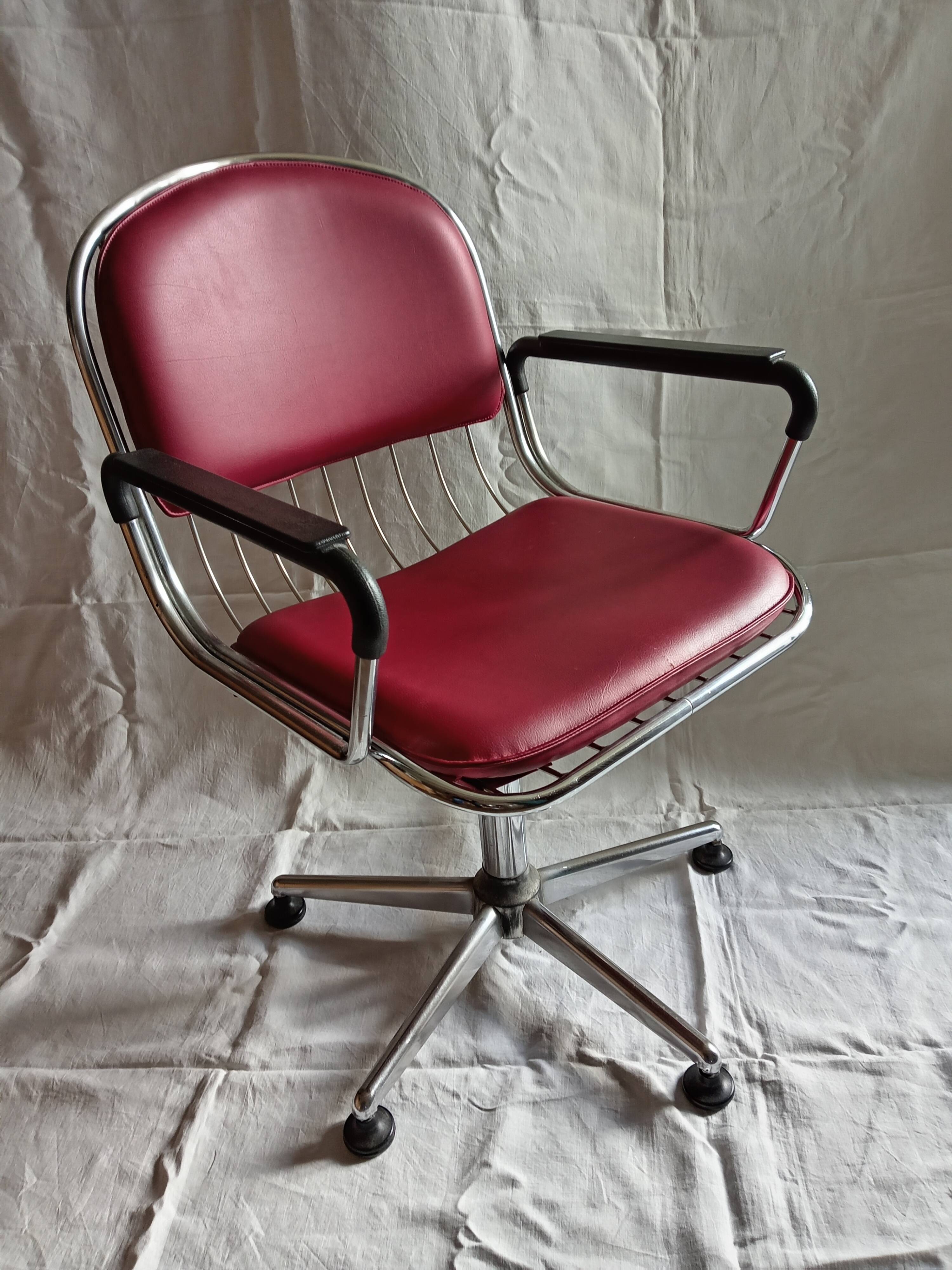 Italian designer armchair Molteni & Consonni