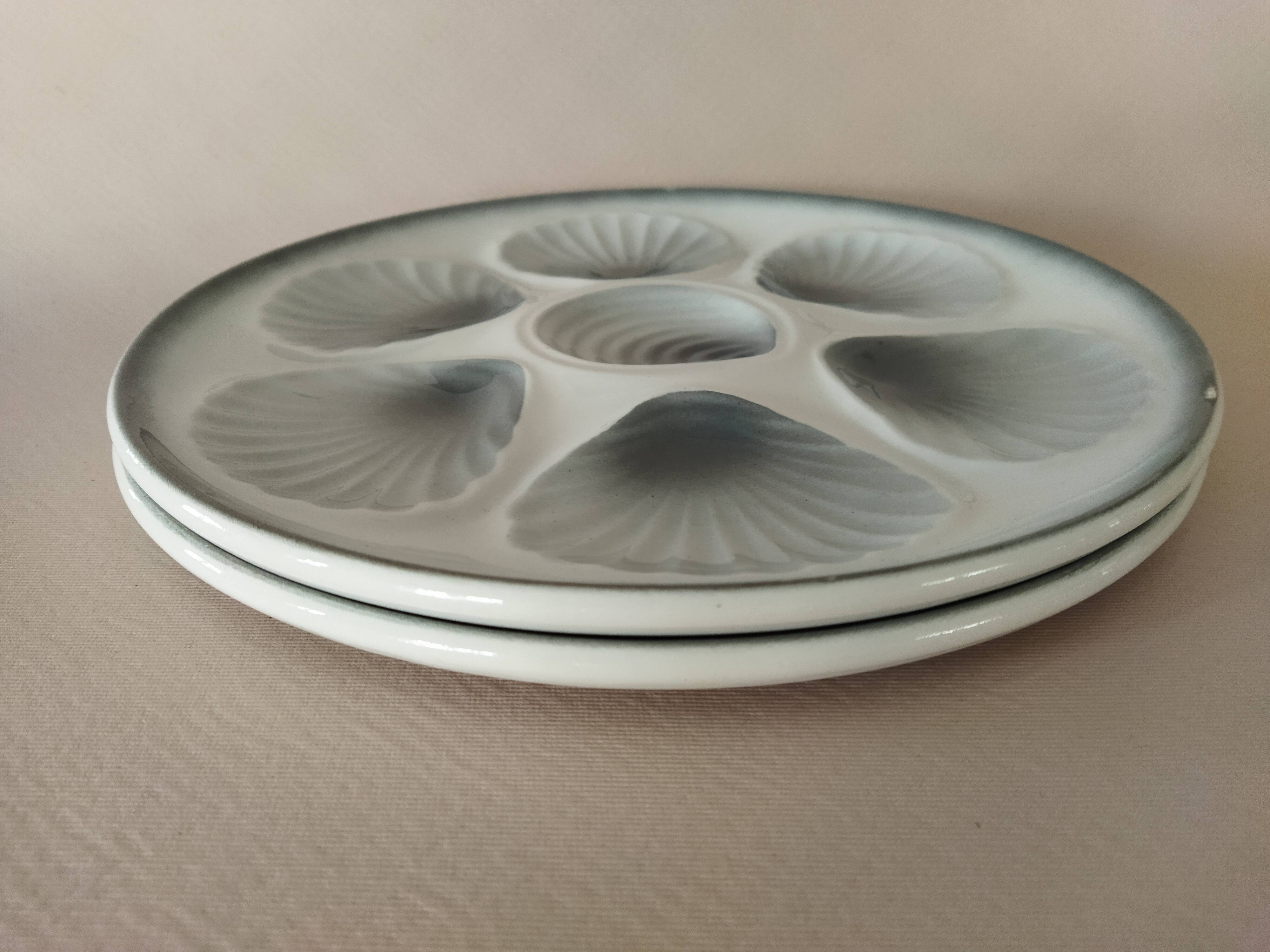 2 Moulin des Loups Orchies oyster plates