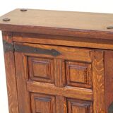 Shallow buffet in solid oak in Tuscan style.