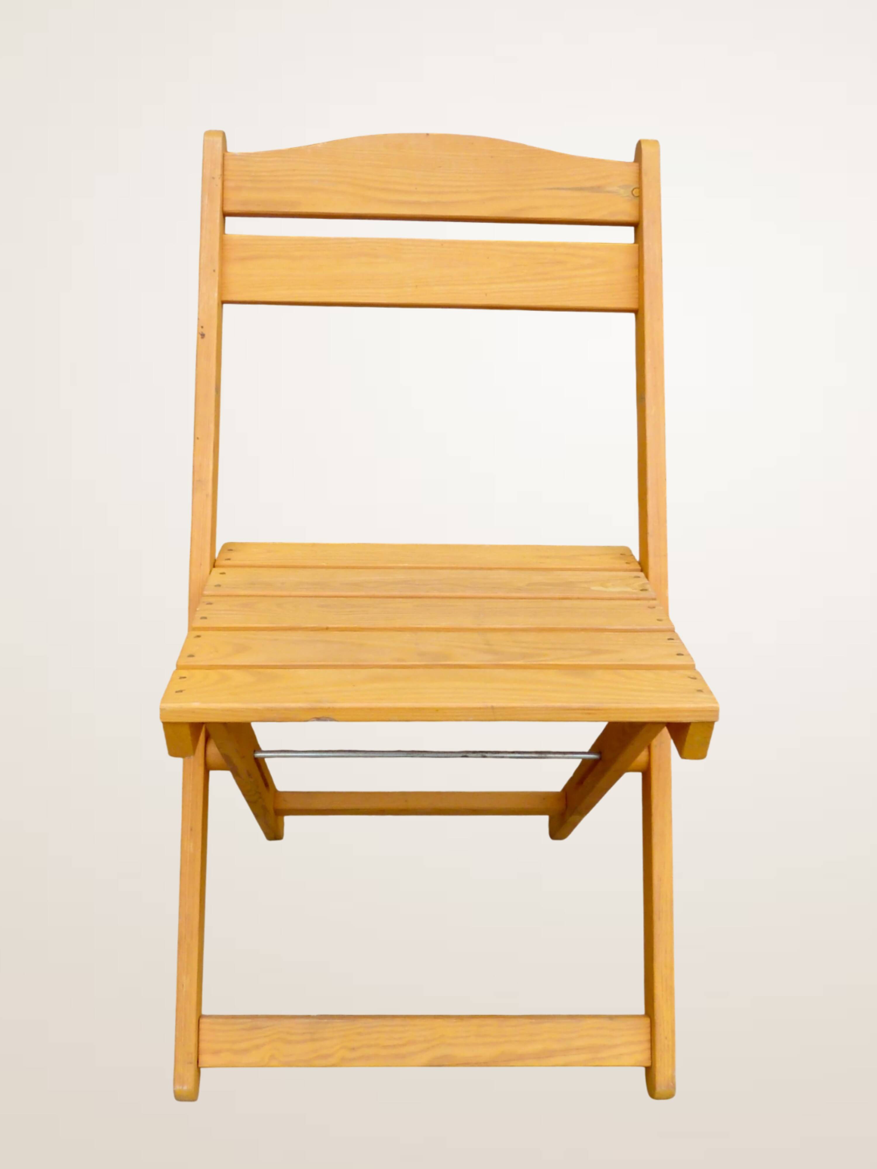 Paire de chaises pliantes en bois blond