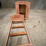 Ancien lit et armoire à poupée