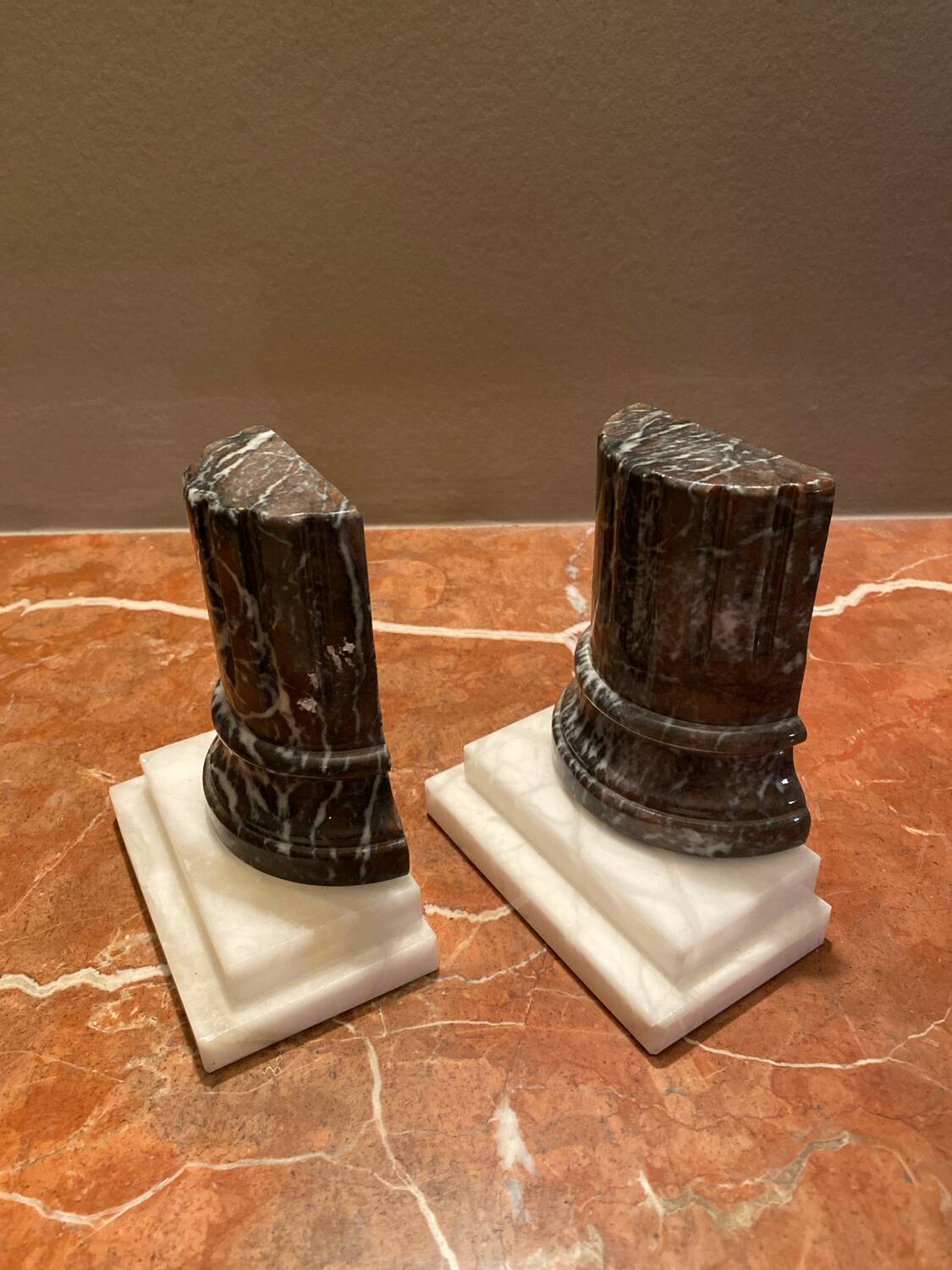 Luxury marble bookend set black and white baroque columns
