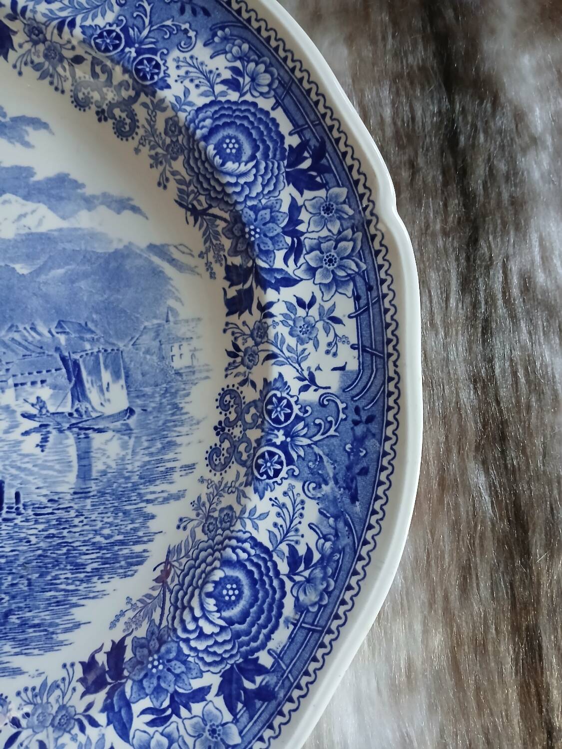 Large antique plate Villeroy and Boch