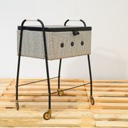 Table de couture allemand sur roulettes des années 1970