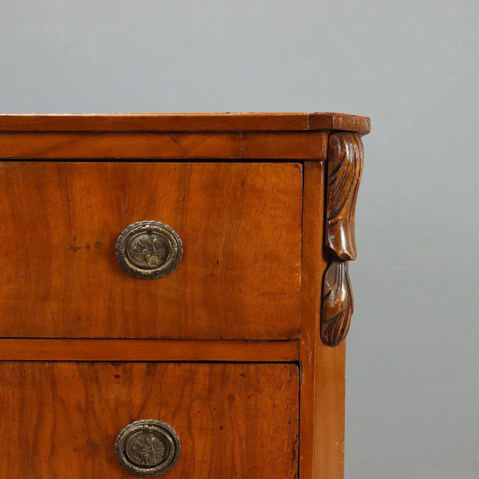 Walnut commode with central marquetry - Early 20th century