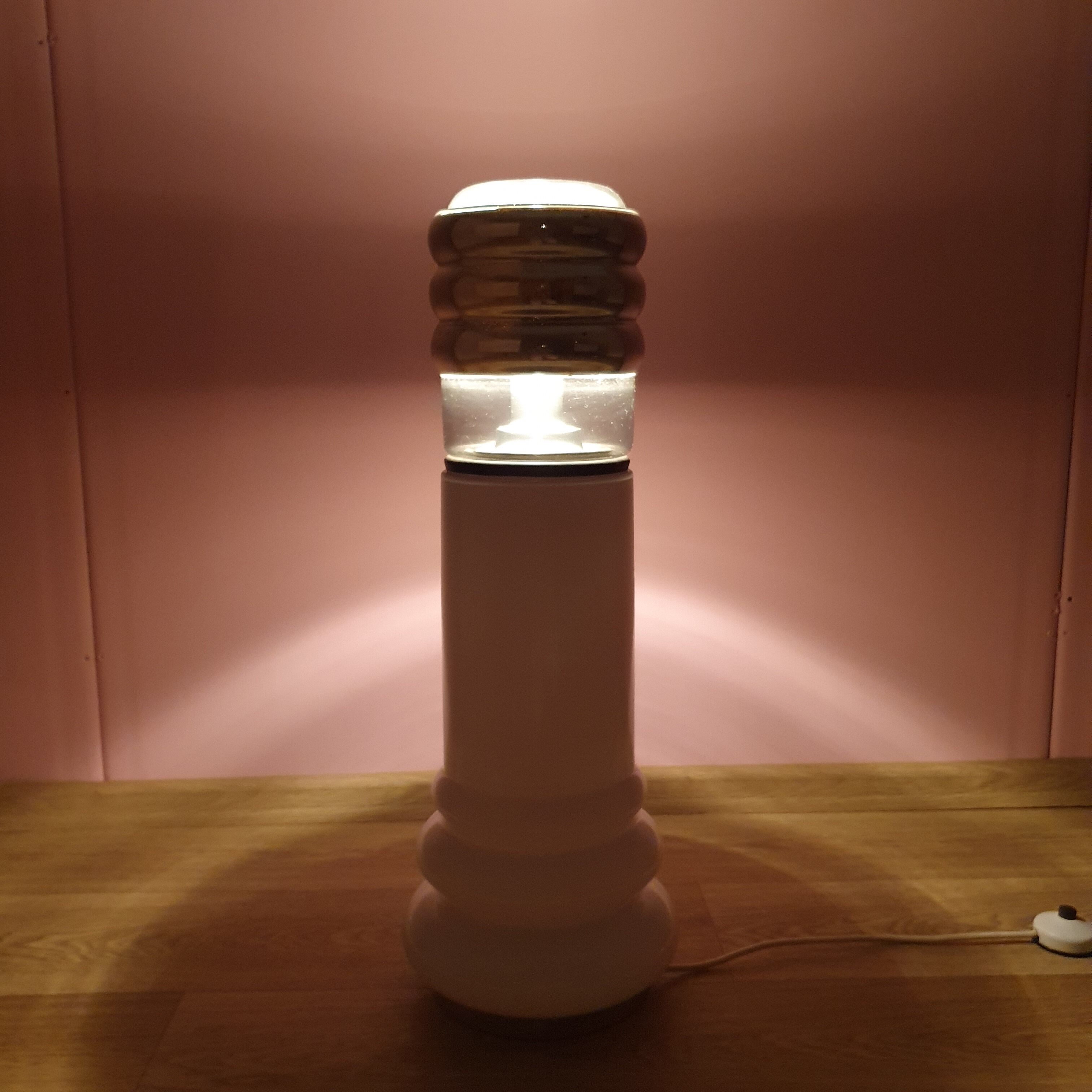 Lampadaire en verre opalin du milieu du siècle de Peil & Putzler, Allemagne, années 1960