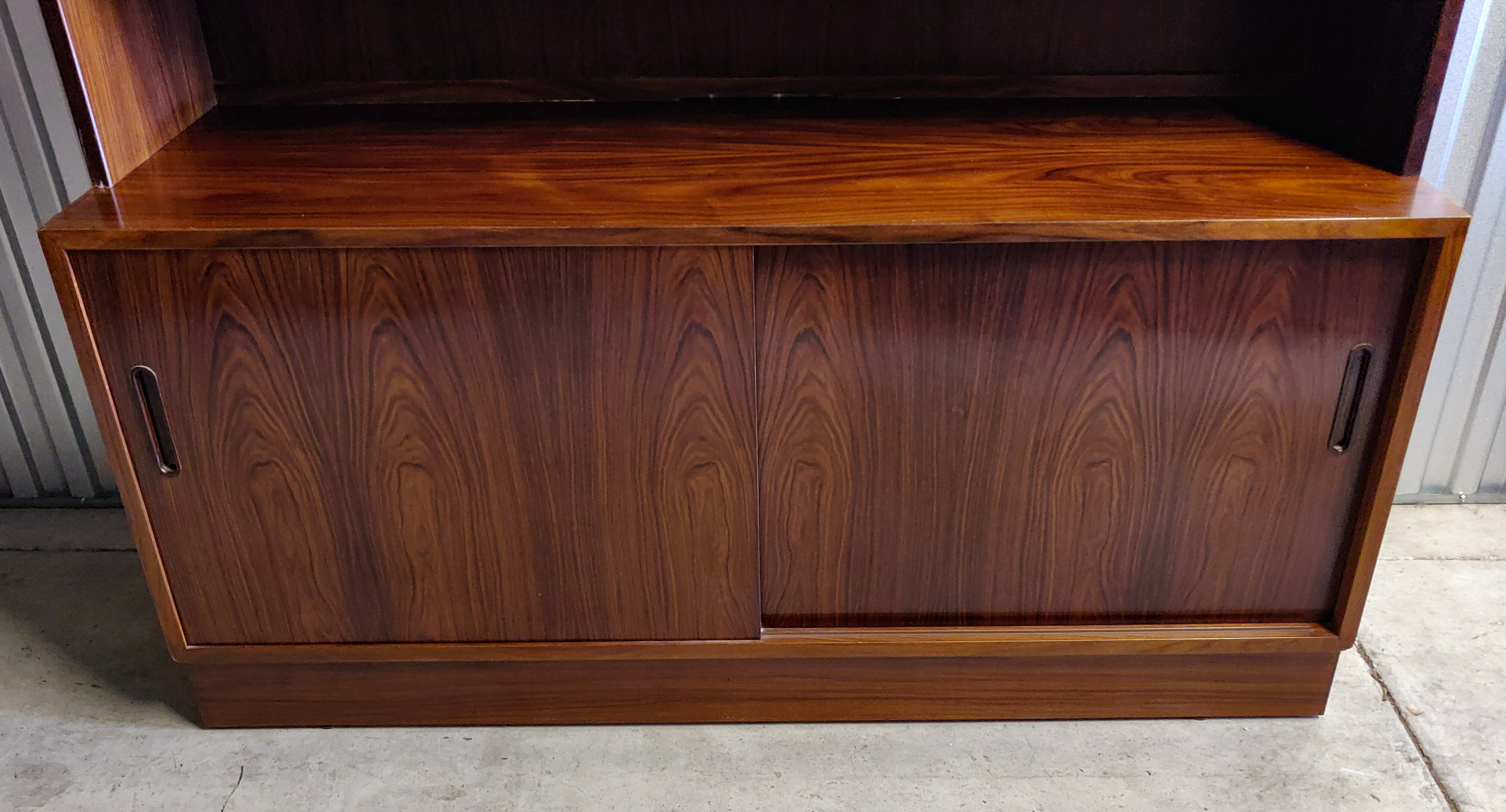 Designer bookcase Poul Hundevad 1960 Denmark mahogany