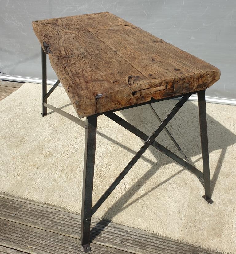 Eiffel metal base workshop with rivets