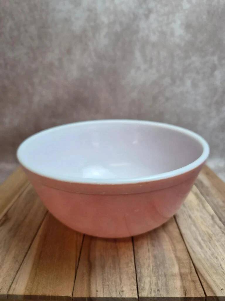 Pyrex Salad Bowl Flamingo Pink 403 USA – Vintage 50s/60s