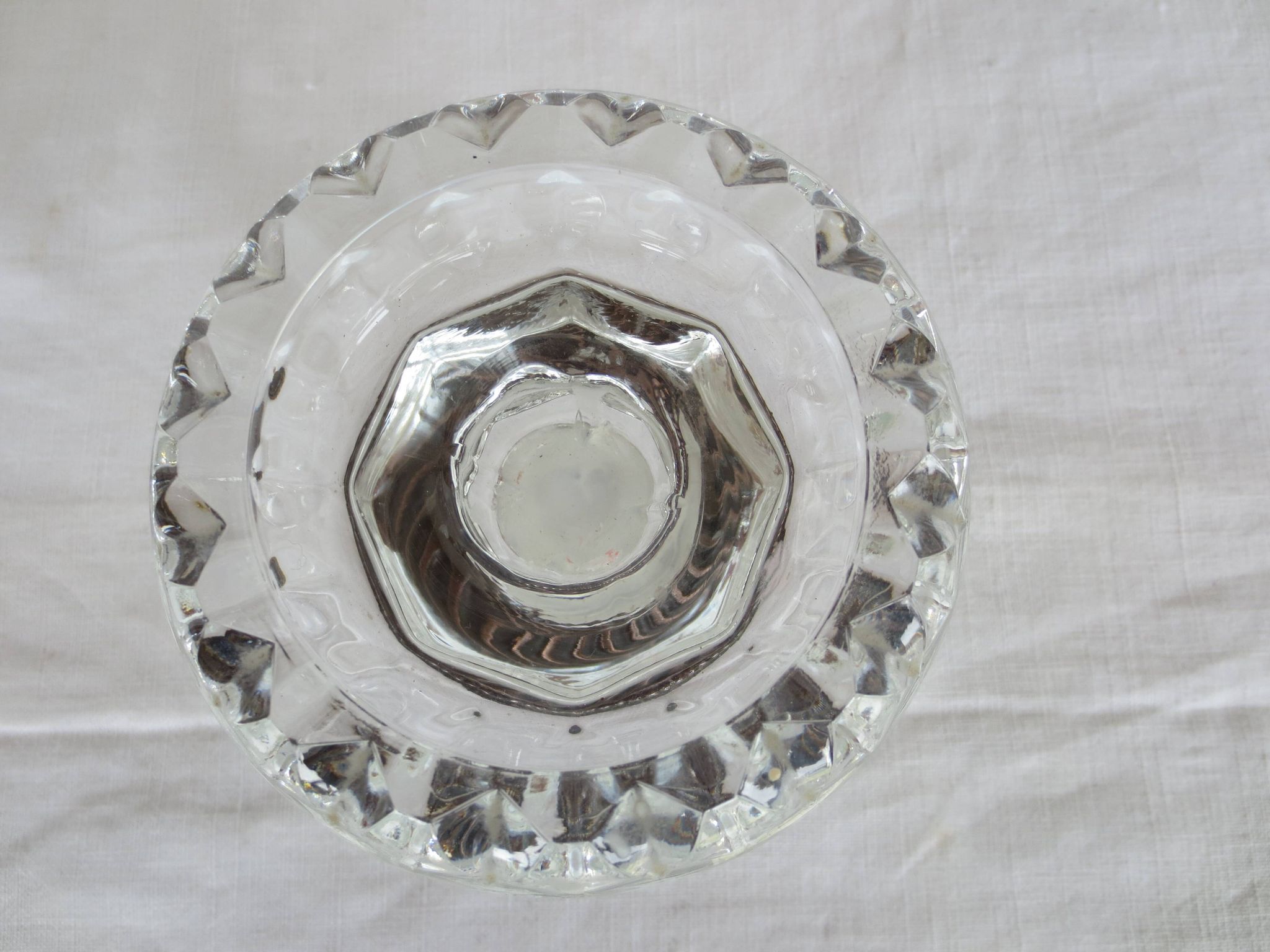 Two candle holders in bronze and crystal