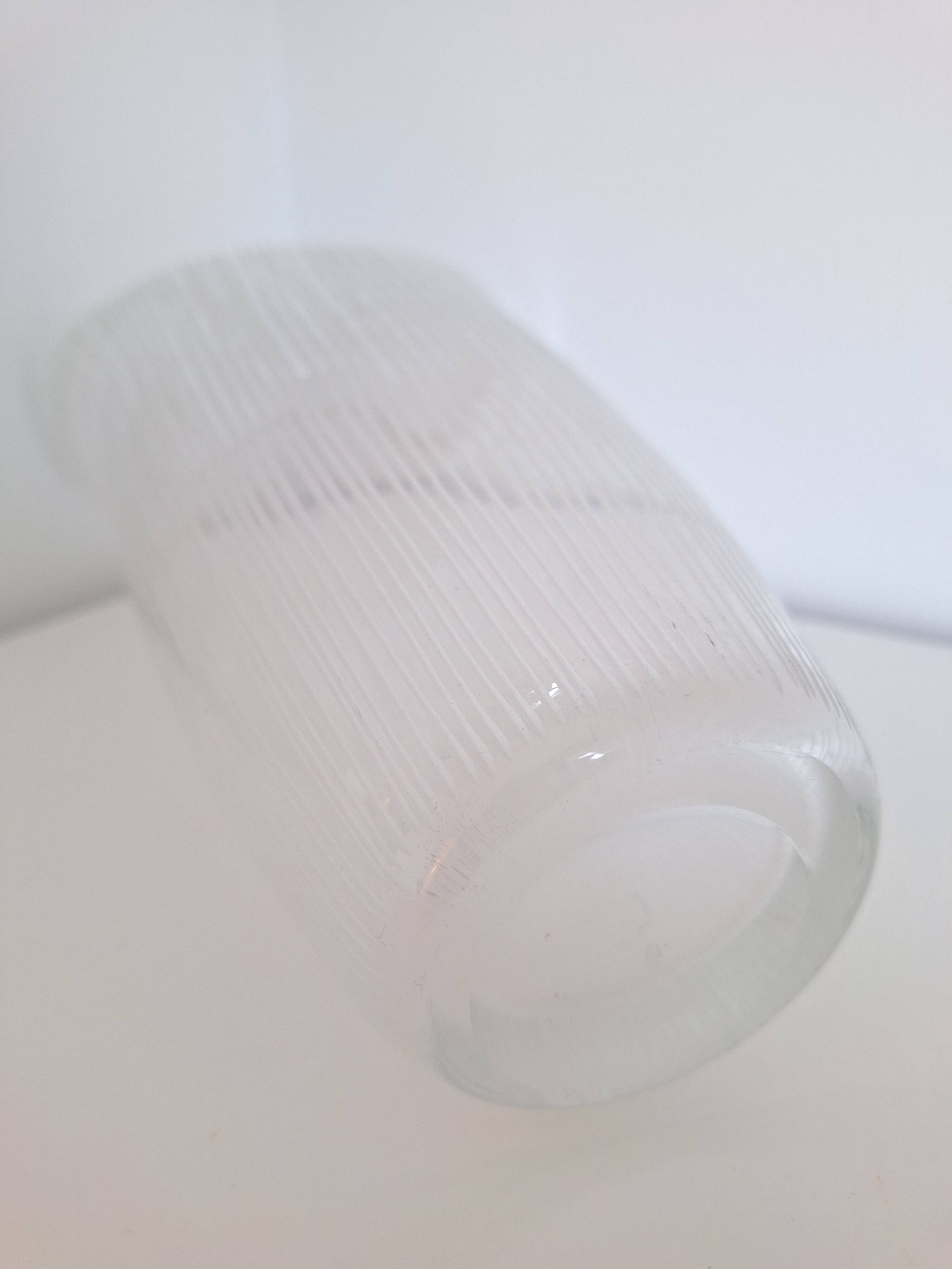 Vase à rayures