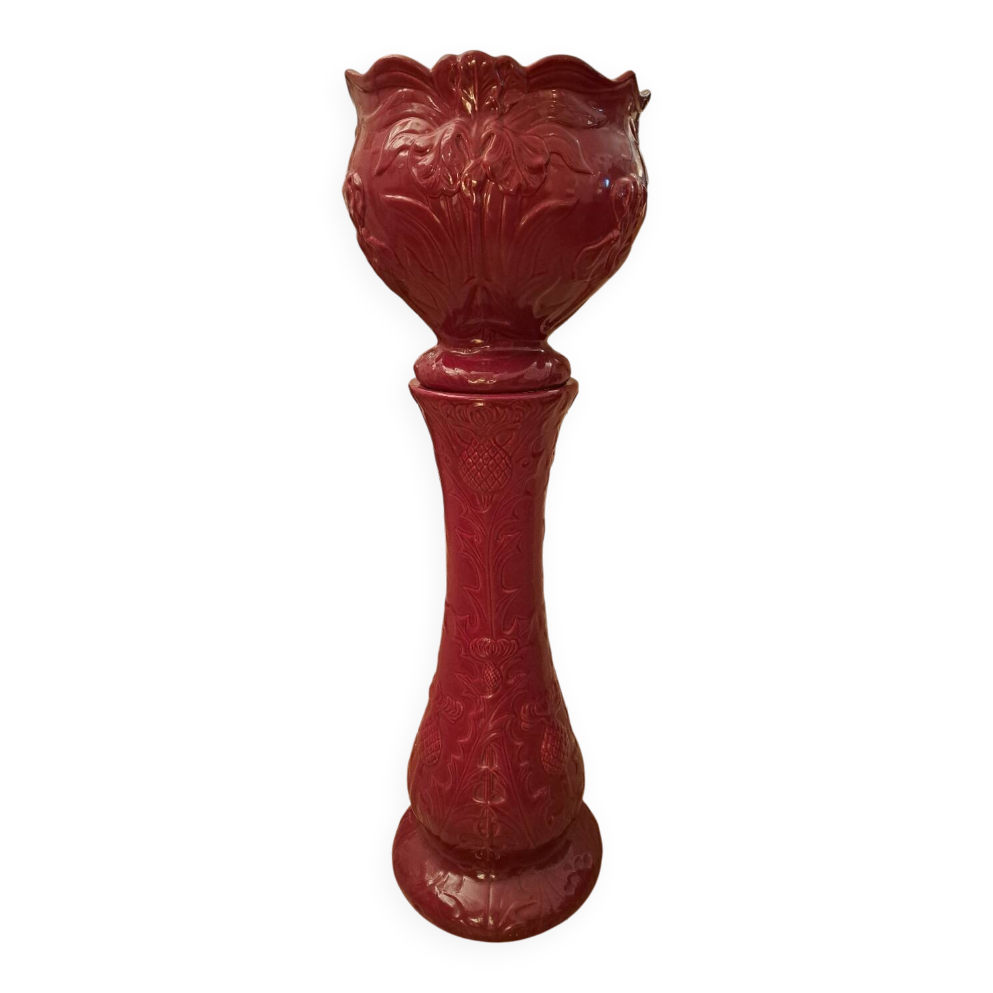 Cache pot on Art Nouveau column in earthenware.