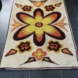 Tapis Vintage Floral Latch Hook
