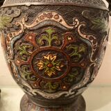 Paire de vases en bronze