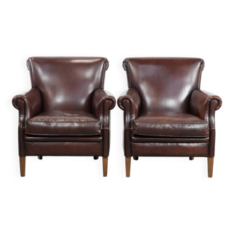 Set of 2 luxury sheepskin armchairs with a timeless look
