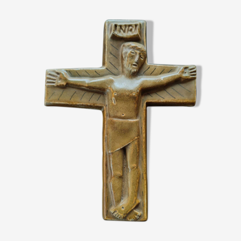 Crucifix en céramique Accolay signé H.A